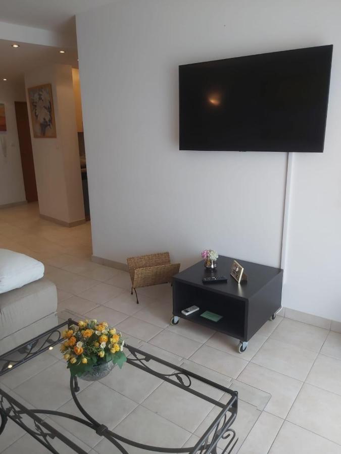 Villa Seaview With Pool - Apartment Yellow Трогир Экстерьер фото