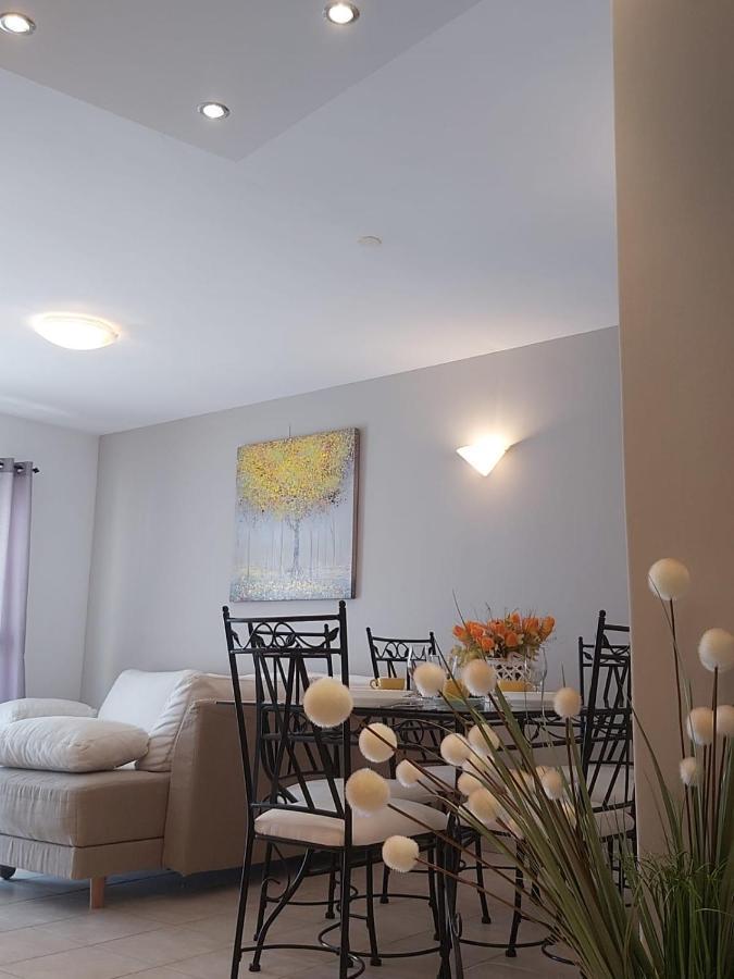 Villa Seaview With Pool - Apartment Yellow Трогир Экстерьер фото