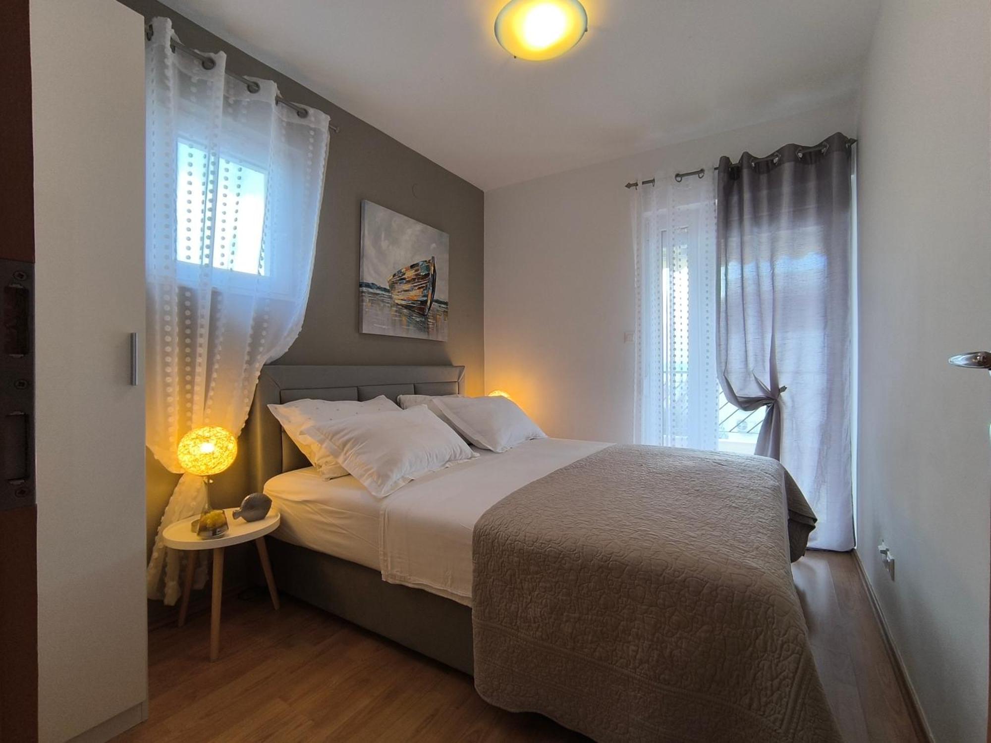 Villa Seaview With Pool - Apartment Yellow Трогир Экстерьер фото